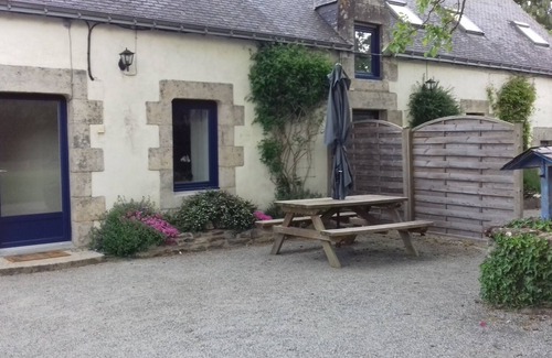 Moustoir-Remungol Cottage | Gite sleeps 6 - heated indoor swimming pool