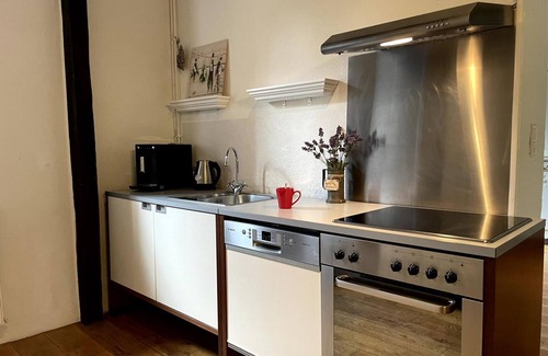 Souvigny Cottage | Gite Souvigny, 6 bedrooms, 12 persons