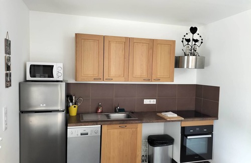 Ailhon Apartment | Gite Sunflowers