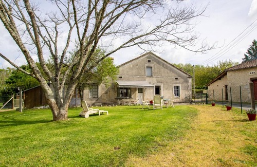 Tocane-Saint-Apre Cottage | Gite Tocane-Saint-Apre, 3 bedrooms, 6 persons