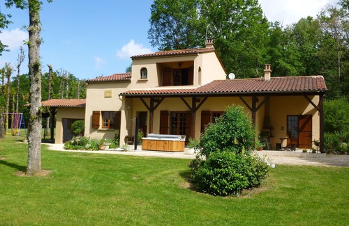 Capdrot Cottage | Gîte with SPA in a large park in the heart of Périgord (Monpazier-Dordogne)