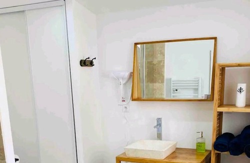 Mondragon Apartment | Gites Avec spa Privé
