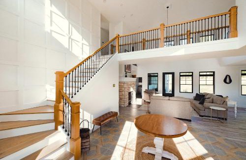 Williamsburg House | Giuliana Rose Farmhouse - On Traverse City vineyard