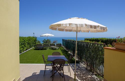 Marina di Vasto House | Giuvra Garden House