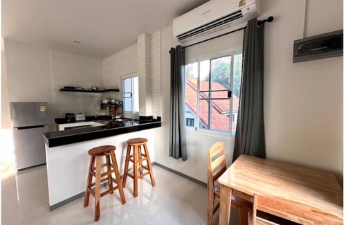 Ko Pha-ngan House | Gizem’s Coconut Lane Oasis