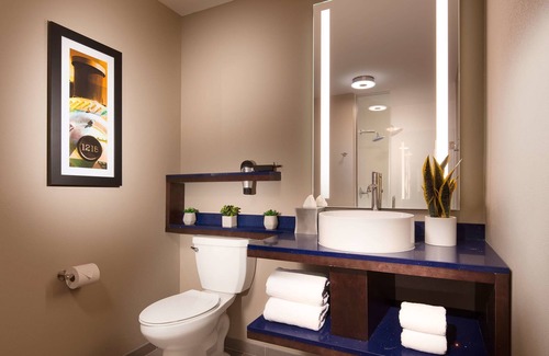 Nashville Hotel | GLō Best Western Nashville Airport