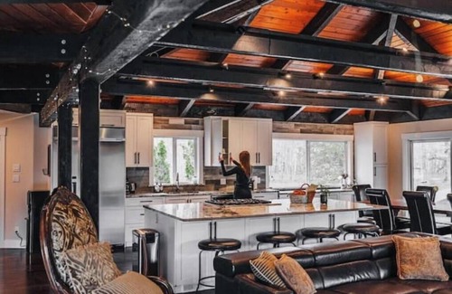 Upper Squamish House | Glacier Valley Farm 4 Bed