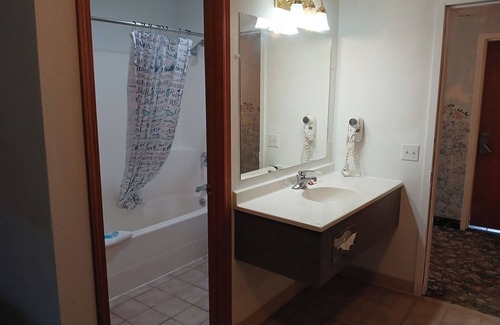 Santa Rita Hotel | Glacier Gateway INN