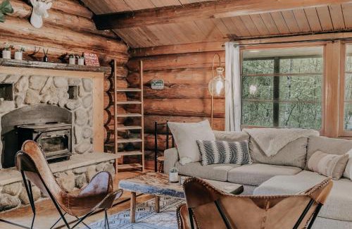 Warnick House | Glacier Springs Cabin #76 - Wi-Fi - Pets Ok