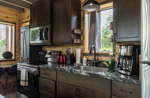 Babb Cabin | Glacier Summit - Spacious, New & Modern Villa Overlooking the Forest & Rockies