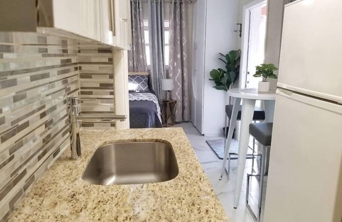 Little Ranches House | Glam Private Studio 4 Miles from Beach