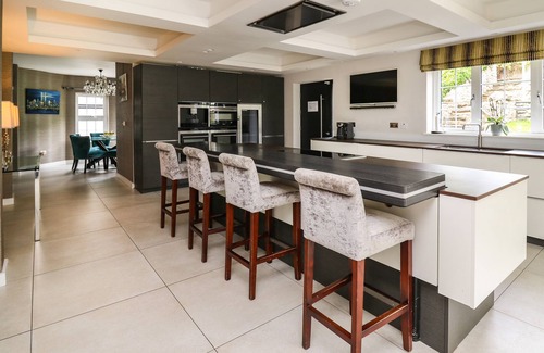 Wenvoe House | GLAMORGAN HOUSE, pet friendly, luxury holiday cottage in Cardiff