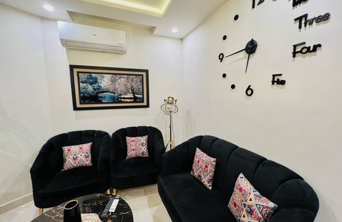 Rawalpindi Apartment | Glamorous one bed apartment near food street