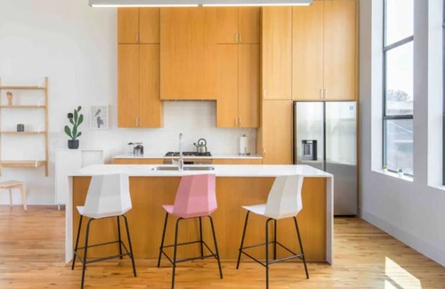 Knox - Henderson House | Glamorous Perfectly Located Deluxe 2 Bed Townhome