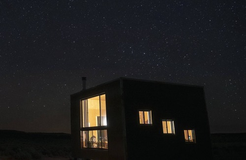 Page RV Rental | Glamp in the high desert! Modern design cabin. Star gazing. Close to canyons.