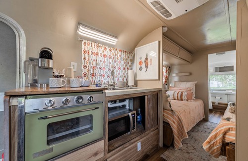 Spicewood House | Glamping in Spicewood TX Hill Country - The Ambassador