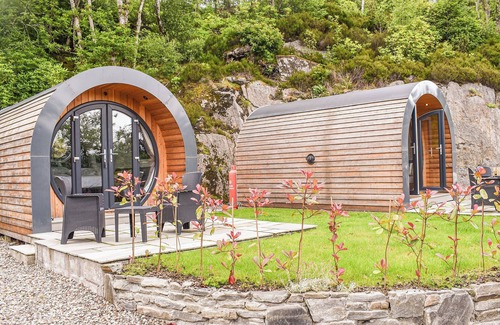 Salen Cottage | Glamping overlooking the loch, with licenced café.