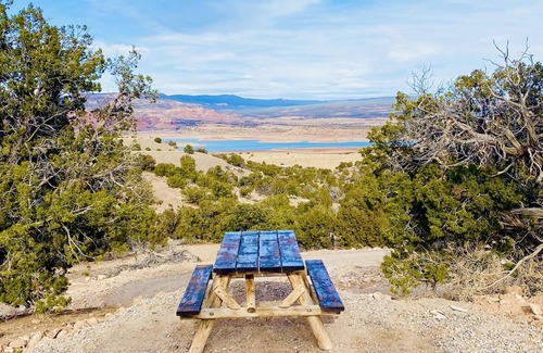 Abiquiu Apartment | Glamping Studio Room Spectacular Lake Views