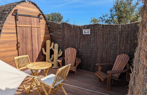 Mentrida RV Rental | Glamping with private kitchen and bathroom in your tent