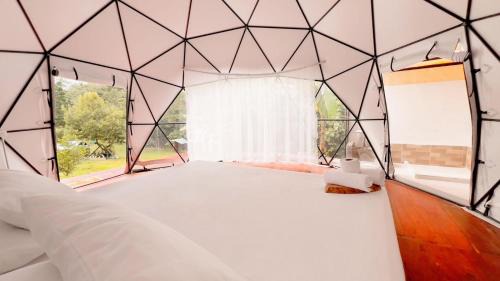 San Jose del Guaviare House | Glampyn amazonic colibri