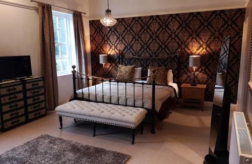 Llanllawddog Bed & Breakfast | Glangwili Mansion - Luxury 5 star Bed & Breakfast