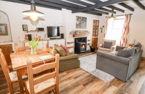 Garn Fadryn House | Glascoed