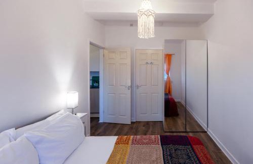 Glastonbury Apartment | Glastonbury!-CountrysideViews-Sleeps2