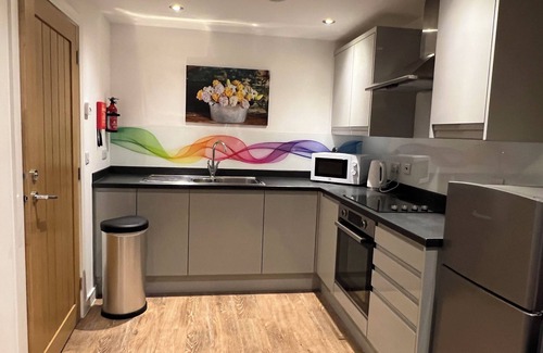 Glastonbury Apartment | Glastonbury Mystic Vault - 1 Bedroom Split Level, Sleeps 3