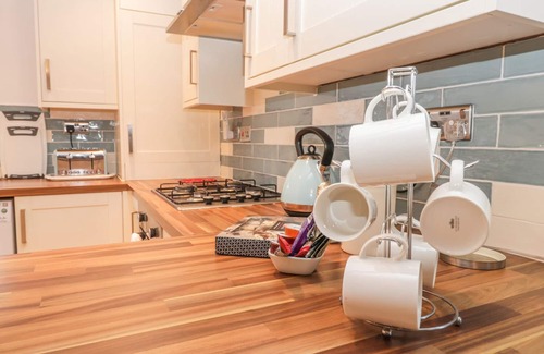 Marske-by-the-Sea Cottage | GLEBE HALL APARTMENT, pet friendly in Marske-By-The-Sea