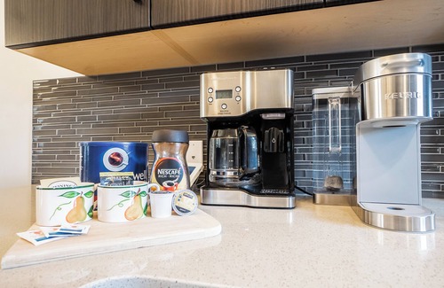 Southwest Edmonton House | Glen - AC, BBQ, Double garage, 4 Bdrms, 3.5 Baths