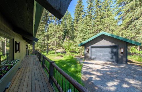 Eureka House | Glen Lake Cabin in the Woods