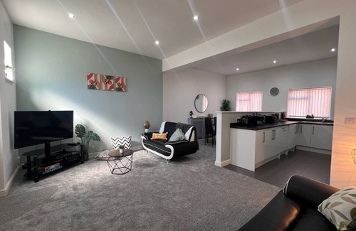 Leicester House | GLENCOTTAGE BUNGALOW, COMFORTABLE LEICESTER STAY FREE PARKING LE3