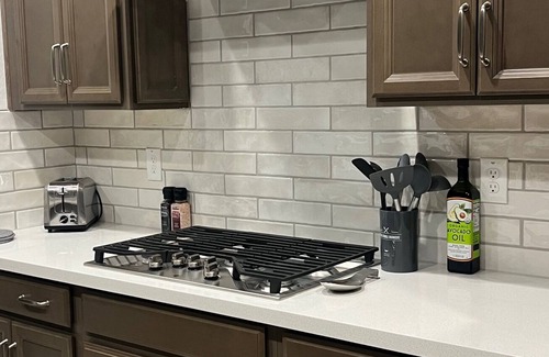 Glendale House | Glendale Gem! Charming new 3-bedroom house with WiFi, AC, putting green.