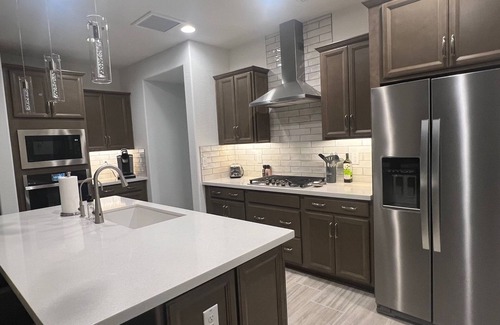 Glendale House | Glendale Gem! Charming new 3-bedroom house with WiFi, AC, putting green.