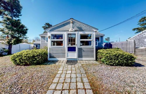 Dennis Port House | Glendon Beach Getaway