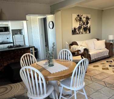 Port Elizabeth House | Glenelg Road Guesthouse