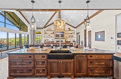 Fish Haven Apartment | Glenn Haven: Make your next family reunion, corporate retreat, or special event unforgettable.