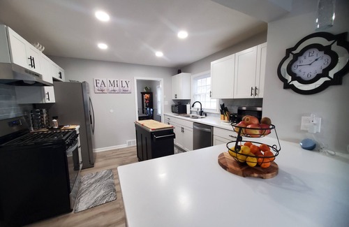 Erie House | Glenwood Retreat - Close to it All!