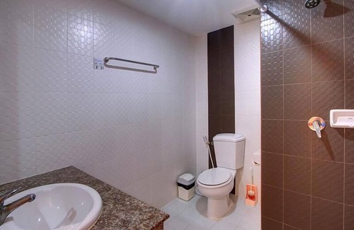 Patong Hotel | Global Hotel Beach View