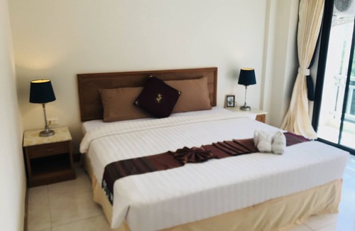 Patong Hotel | Global Hotel Beach View