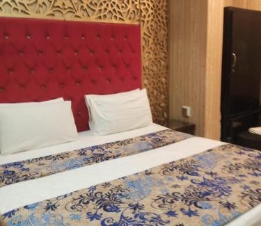 Multan House | Glorious Guest House & Hotel