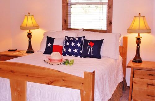 Pipe Creek Bed & Breakfast | Glory Hills Ranch