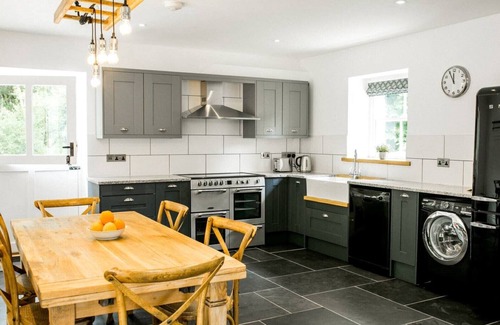 Mount House | Glynn Bull Pen, A Spacious, Secluded & Elegant Barn Conversion In Cornwall