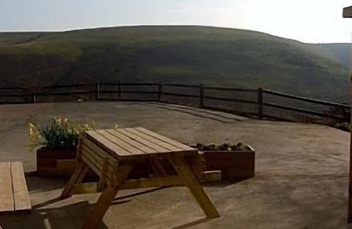 Bridgend House | Glynogwr Lodge has Spectacular Views and Scenery An Ideal Location just off M4.