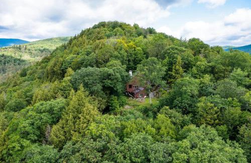 Stockbridge Ski Chalet | Gnome Home Mountain Ski Chalet w/Sauna Killington