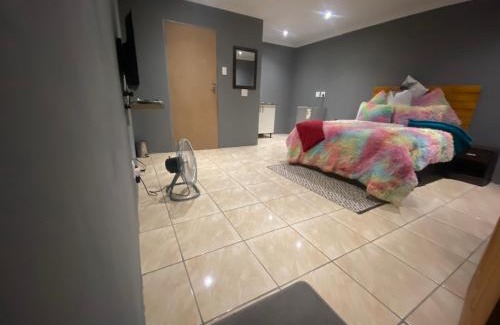 Greater Johannesburg Metropolitan Area House | Gnostes Guesthouse