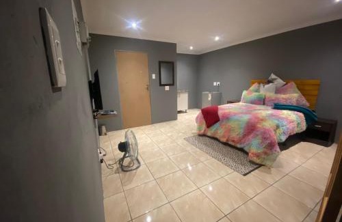Greater Johannesburg Metropolitan Area House | Gnostes Guesthouse