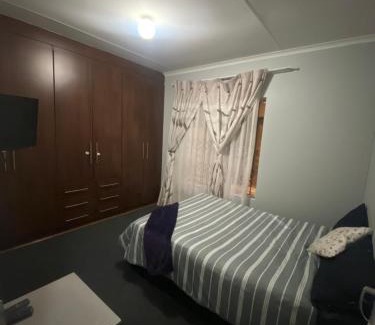 Greater Johannesburg Metropolitan Area House | Gnostes Guesthouse