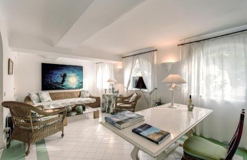 Marina Piccola Villa | GOCCE VILLAS - Green Coral Villa di lusso 1950