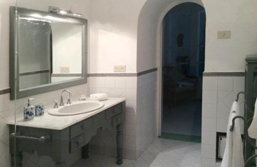 Marina Piccola Villa | GOCCE VILLAS - Green Coral Villa di lusso 1950